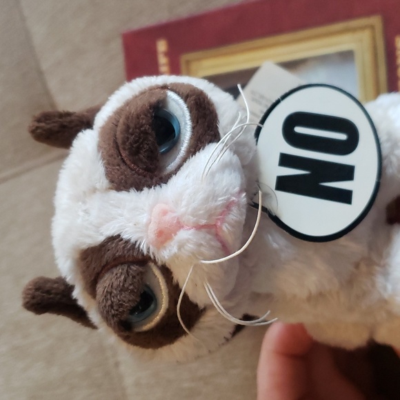 Grumpy Cat Mini Book & Plush - Picture 5 of 7